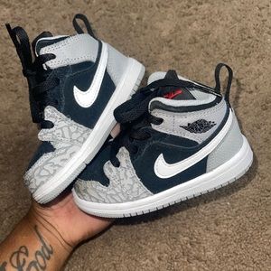 Nike Air Jordans 🤍🩶🖤